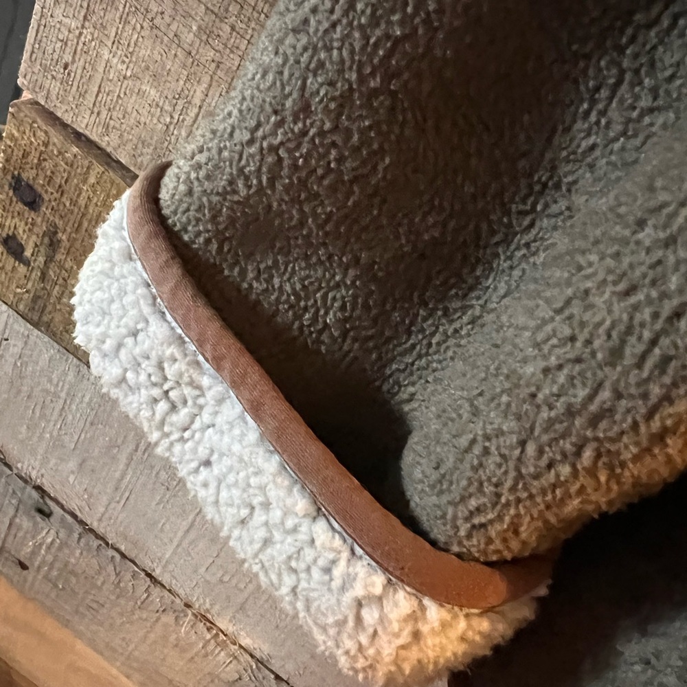 Coat - Picture 5 of 8
